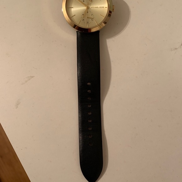 Michael Kors Black Leather Watch - Picture 4 of 11